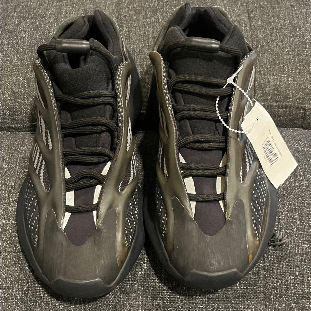 Men's Black and Gray YEEZY Size 7